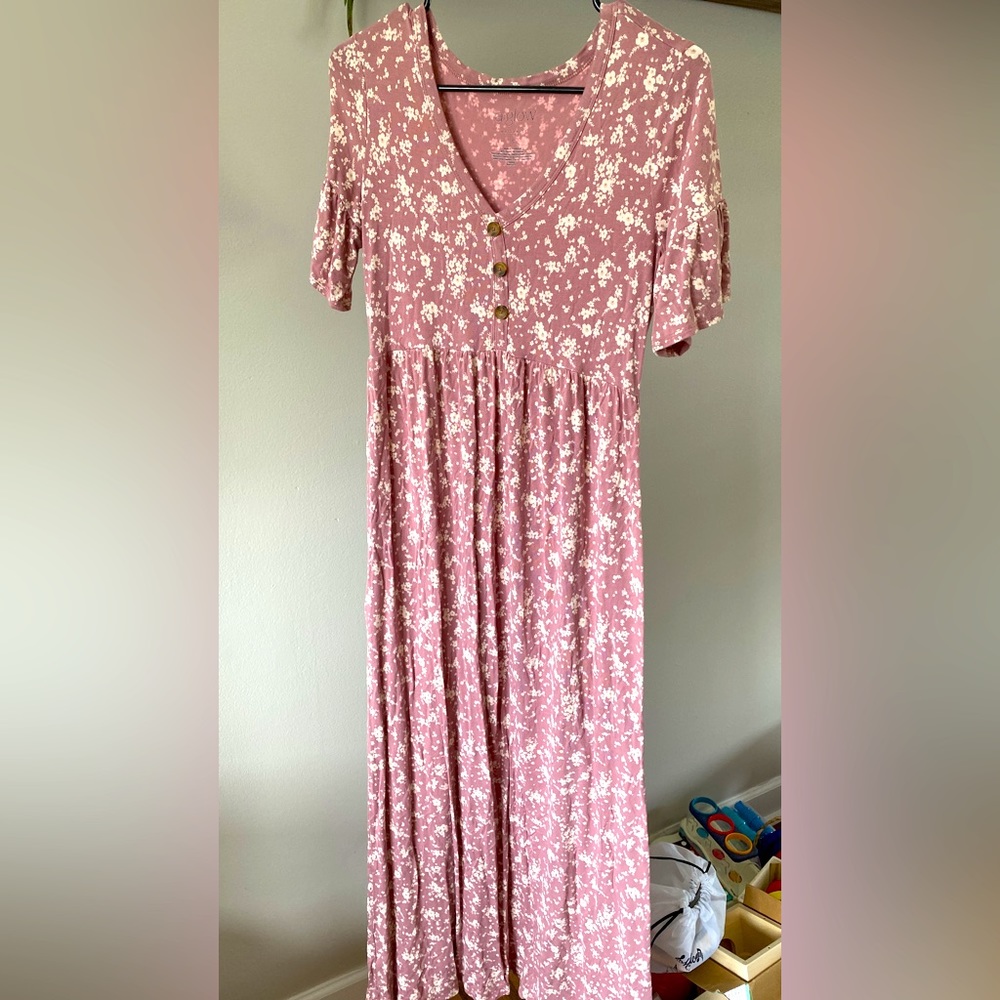 Long lavender maternity dress with buttons